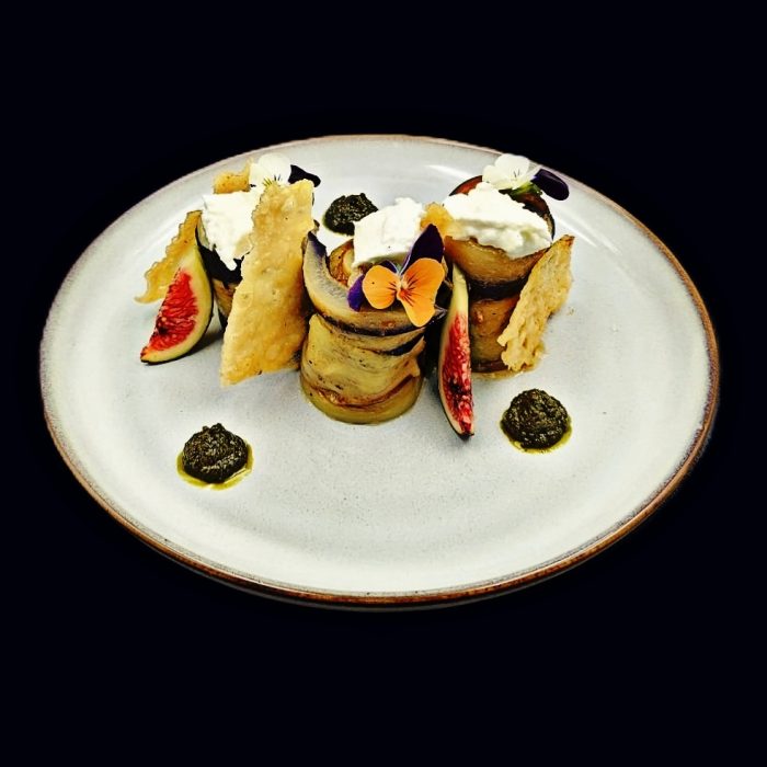 Eggplant cigar with mozzarella